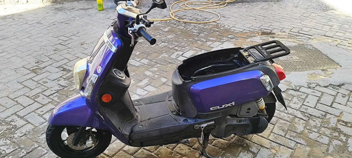 بوليس  نوزل للبيع قبل شهر نزلته من الرمبه لون مميز بنفسجي 
جديده بمعنى الكلمة تجي تأخذه من البيت كفاله عامه بيها شخوط اثر التحميل 
م الصدر قطاع 76 
***********
