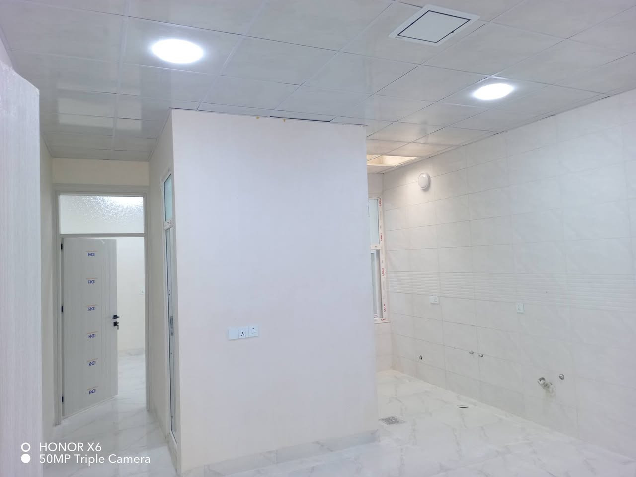 دارللبيع 2317
#دارللبيع 100م قاط ونص
كركوك بنجاعلي قريب جامع رقيب
#مكونات (غرفة نوم مطبخ استقبال وصحيات وكراج سيارة +غرفة فطابق ثاني)
نظام دكت
فول سيراميك
فرع تبليط
فول خدمات
فرع عريض
نظام دكت
قريب من سوق
قريب من مدرسة
ماي حلو بين يوم ويوم
#سعر 46مليون و بي مجال
☎️*********** واتساب
☎️*********** فايبر
#مكتب_ازاد_للعقار
