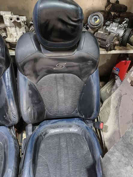 سلام عليكم 
كشنات سي 200 رياضي حضن s 
واحد كهربائي كشن السايق و كشن الصدر عادي 
السعر 250 
مكاني بصره 
***********
