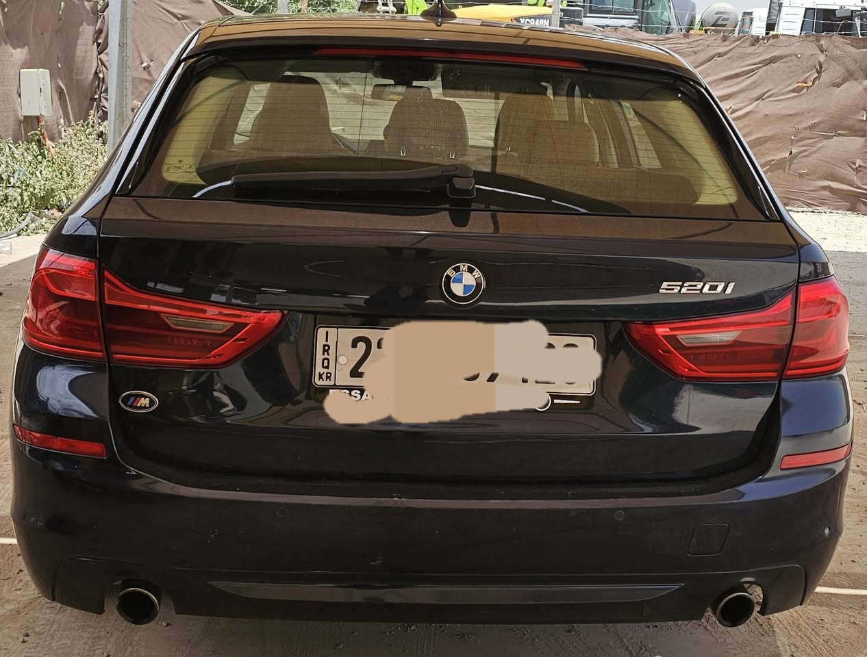السلام عليكم 
Bmw/520,2018
السعر ١٢٠ للبيع  فقط للبيع فقط للبيع فقط

بي ام دبليو موديل (2018 )
خمس قطع صبغ
مكينه ٤ سلندرتوين تيربو    السياره خليجيه  وكلها عربي من شاشه الدشبول لشاشه الاعطال 
داخل جلد قرميدي بلادي ونظيف كلش 
كشن كامل كهربائي 
شاشه جبيره وماوس تحكم بالشاشه و وسائط ومعلومات السياره 
بصمه وحساسات امامي خلفي بلادي وشغال لايت زنون وعدسات متحركه اصل ترحيب مري ويدات البوب داخل الاناره كلها led بلادي السياره بيها led ابواب ودشبول متغير الالوان بلادي 
كروز سرعه وتحكم ستيرن اوتو ستوب هندبريك دكمه واوتو هولد تبريد ٣ قطع وكله لمس وشاشه ٣ وضعيات قياده نورما وسبورت وكومفورت صندوك كهرباء  
بيها بعد مواصفات والسياره نظيفه كلش وع الفحص 
رقم شمالي جديد بأسمي تحويل او وكاله
السياره مكانها بغداد 
السعر  ١٢٠وبيها مجال 
***********
***********
