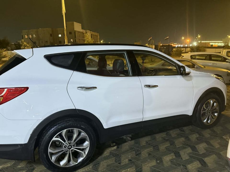 سنتافيا 2015 خليجي
مكفولة كفاله عامه ضربة صبغ تبديل بارد 

محرك 6 سلندر 

كير و حداديه و مكينه بحاله ممتازه 

ماشية 100 كيلو 

7 راكب 

كشنات جلد

رقم ذي قار مشروع وطني باسمي 

مكاني ناصرية مركز 

*********** 

السعر 200 و بيها مجال قليل
