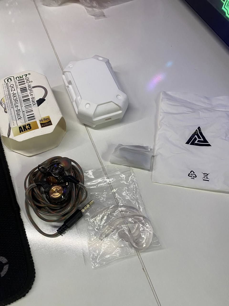 سلام عليكم
سماعه IEM جديده 

 KZ EDX PRO 
شفاف بدون مايك سعر : 10 الف

QKZss AK3 File

لون ذهبي مع مايك سعر : 10 

توصيل 5 لكل العراق


**إذا كنت صاحب هذا الإعلان وتريد حذفه لأي سبب، رجاءا أرسل رسالة إلى الدعم الفني**