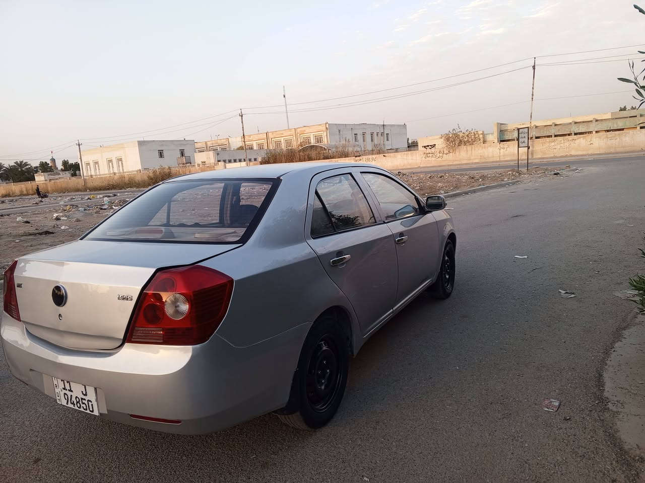 السلام عليكم جيلي ام كي رقم بغداد دولي سياره جاهزه وجديده وكلش ناعمه بل مشي صدر امامي خلفي جديد تخم تاير موديل 2011 مكان بغداد البياع السعر 39وبيه مجال ***********
