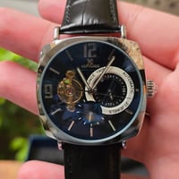 ساعة • انطوني سعر