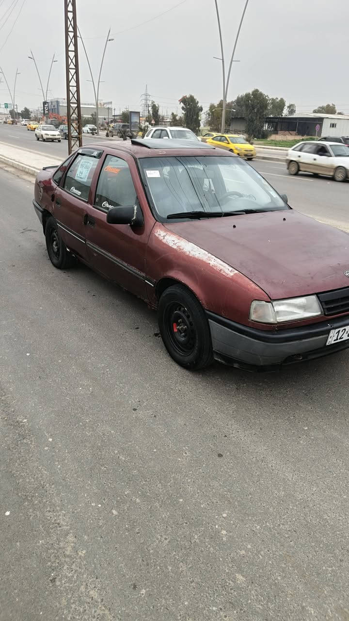 بيع مستعجل فكترا حجم 16 موديل 92 رقم مصطره هزه جديدة سنويه لا 30 كير محرك شرط طخم ورا كتام كلو جديد كاربون بانزين ورقي سيارة جاهزه ترايك وين من يعجبك طخم تاير جديد وايرمنيه كلو شغال سعر 33 بيه مجال شي قليل خوان مكلف بل نشر  عنوان موصل حي الميثاق اليحب يخبرني عل رقم ***********///***********
