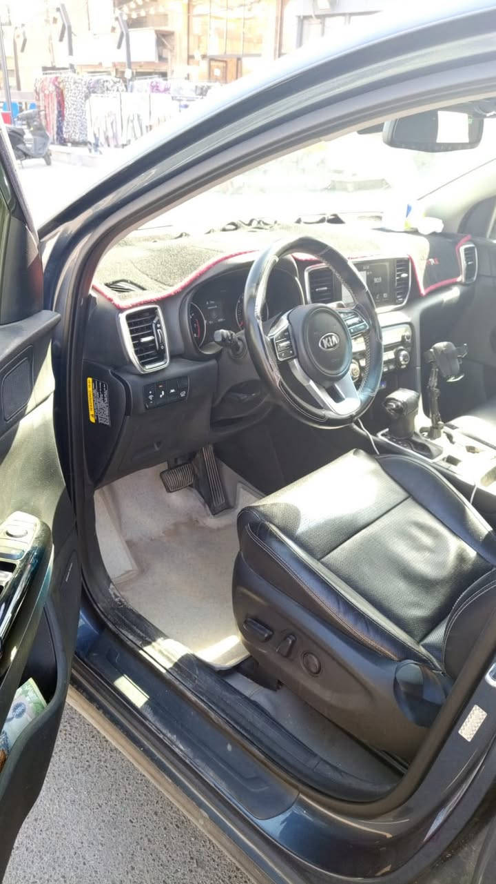 للبيع: كيا سبورتاج 2021
سيارة نظيفة جداً، استخدام شخصي وبحالة ممتازة.
🔹 الموديل: 2021
🔹 النوع: كيا سبورتاج
🔹 اللون: ازرق 
🔹 المواصفات: فول 
🔹 الحالة: تبديل جاملغ أيسر فقط
💰 السعر: 180
📍 الموقع: سبع قصور 
📞 للتواصل: ***********
ملاحظة: السيارة جاهزة للفحص بأي مكان
