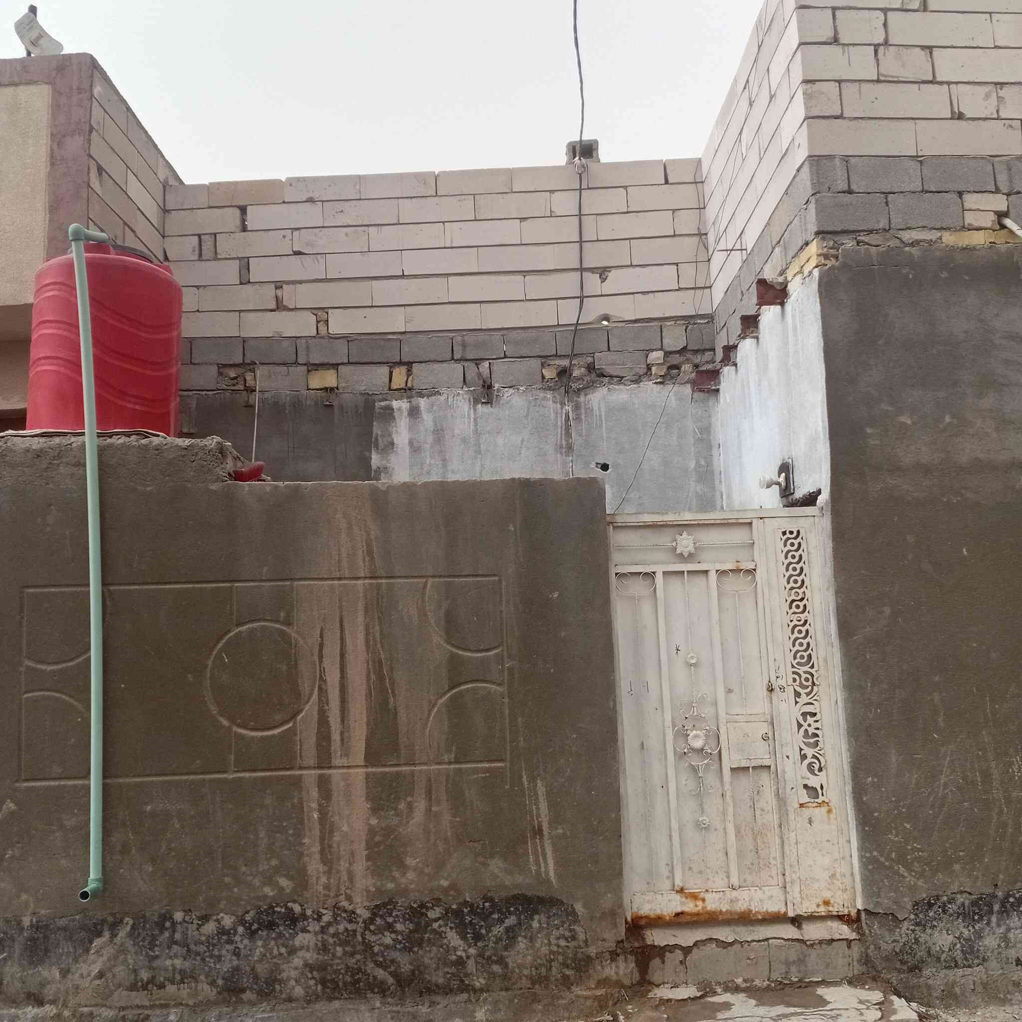 بيت للبيع حمدان قرب معمل الشيخ وقف سني ١٠٠م ***********
