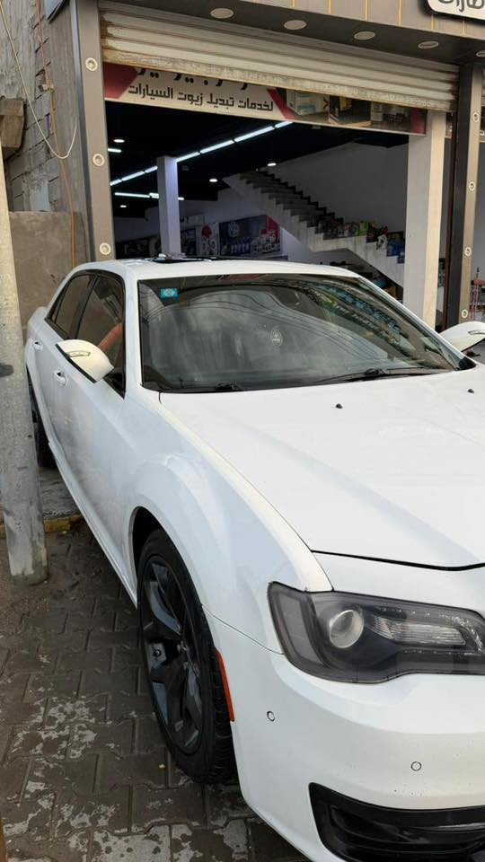 اوباما S بلاك للبيع 
فول مواصفات
مواصفات الS المعروفة 
بانورما 
شفتات 
تشغيل بصما 
السيارة جاهزة من كل شي حدادية ١٠٠٪؜ 
السيارة متواجدة بالبصرة شط العرب تنومة 
بيهة بس بنيد مبدل نفس اللون 
للاستفسار اكثر هاذ الرقم 
‭٠٧٧١ ٢٠٠ ٠١٦٤‬
