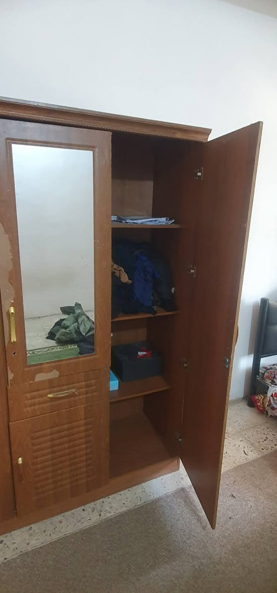 السلام عليكم
غراض مال بيت للبيع
كنتور ابو ٣ أبواب   ٦٠ ألف
جرباية طفل  ٧٠ ألف
مرجيحة طفل  ٣٥ الف
الاتصال / ***********
المكان حي الخطيب

