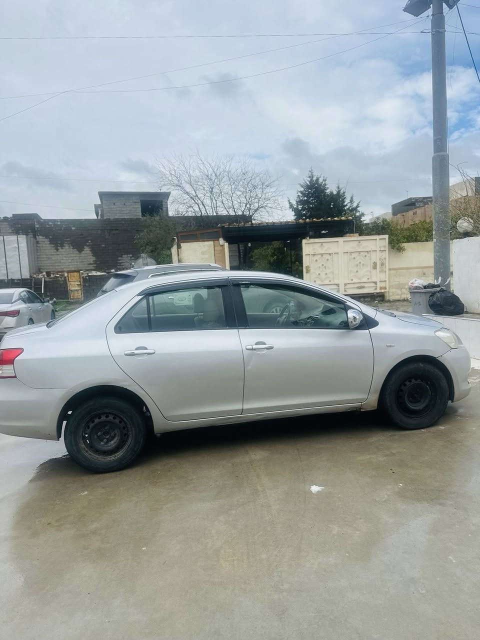 یارس ٢٠١٢ سێ پارچە سبوخ بێ ژوورێ سعر ٨٢ كەمێل مجال 
***********
