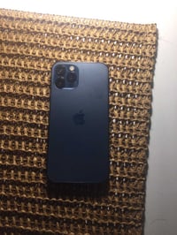 ايفون 12 برو • ١٢٨ جيجا • زجاج كاميرا مكسور