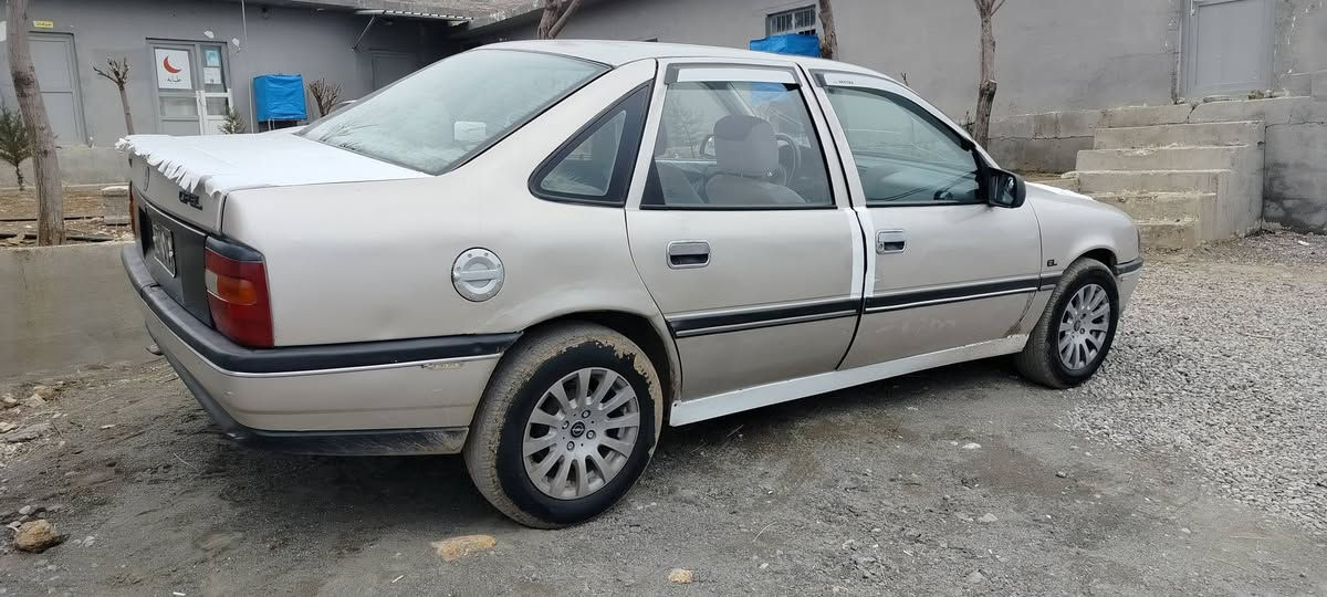 سەرەتا بەناوی خوای گەورە 
ئۆپڵ فیکترا 93 بۆ فرۆشتن
مەکینە  18گێڕومەکینە بەشەرت
تەقەوڕەقە بەشەرت
کارەبای بەشەرت
گێچی بەنزینو حەماوە ئیشەدکات
گەرمی مەزبوت
فڵچەولایت کامل مەزبوت
هەمووشتی بەشەرتە
دەحمو لێدراوە
موسو بڕاوە بەشەرت
حلوجە زەمانی هەزار ساڵی دەکەم
  سحری   19گەڵا کەمیک مجال

شوێن ڕانیە
***********  ***********
