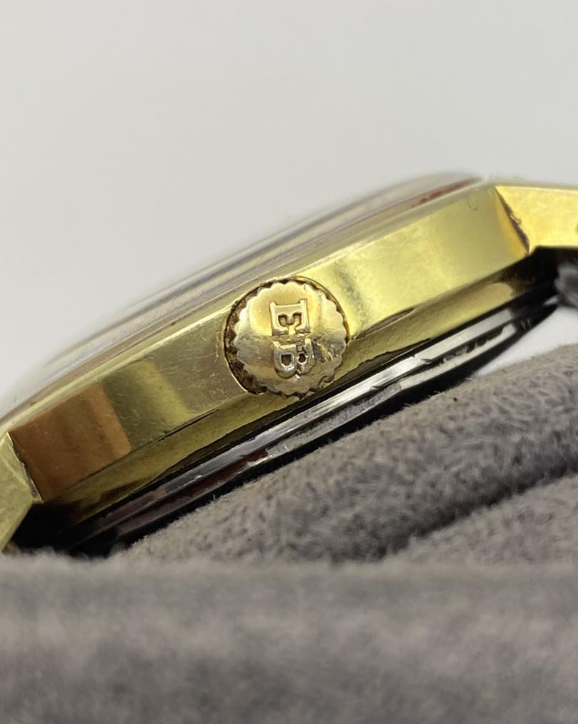 Tissot Visodate Seastar T.12
نوادر 
اوتوماتيك 
قطر ٣٥ 
الزمبلك بلادي 
سير و بوك مستبدل


**إذا كنت صاحب هذا الإعلان وتريد حذفه لأي سبب، رجاءا أرسل رسالة إلى الدعم الفني**