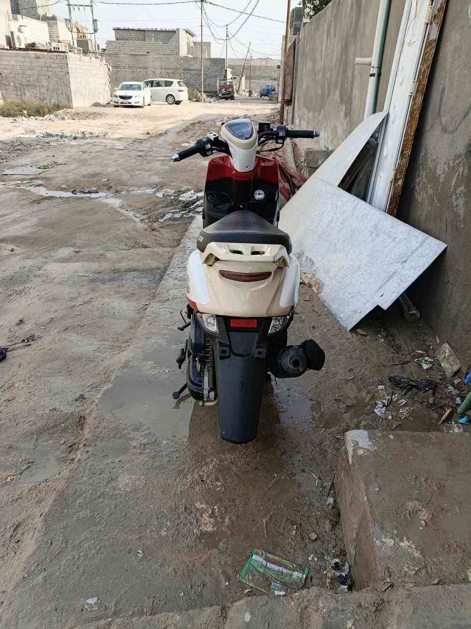 سلام عليكم دراجه ماكس نوع بوليس صاله شهر طالعه من المعرض وصل موجود سعر مليون 200 وبيه مجال العنوان ابو الخصيب العوجه شارع المقيمبن المردسه العراقية الرقم هاتف ***********
