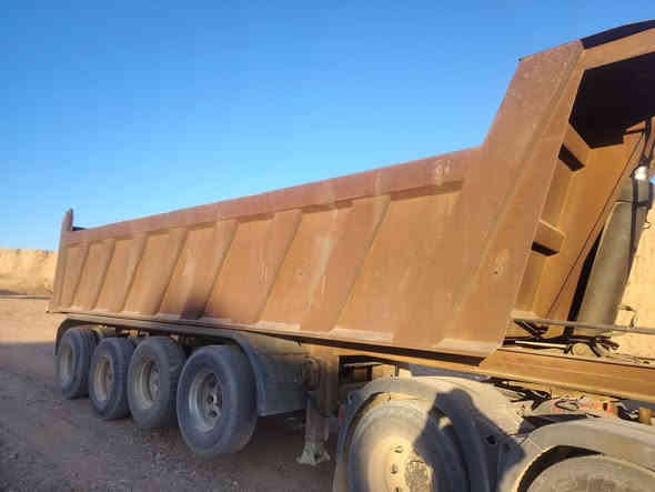 السلام عليكم مان 2003 سنكل امامي مكينه انجكتر كيراوتماتيك تبريد بلادي +تبريد سبلت  شحن+تبريدسقف  تخم تايربأسمي تحويل مباشر عربانه مامربوطه حداديه جديده الراس مربوط عربانه فلات 3دنكير يعني بيه فصل وربط السعر 4دفاتر وبيها مجال ***********بعقوبه
