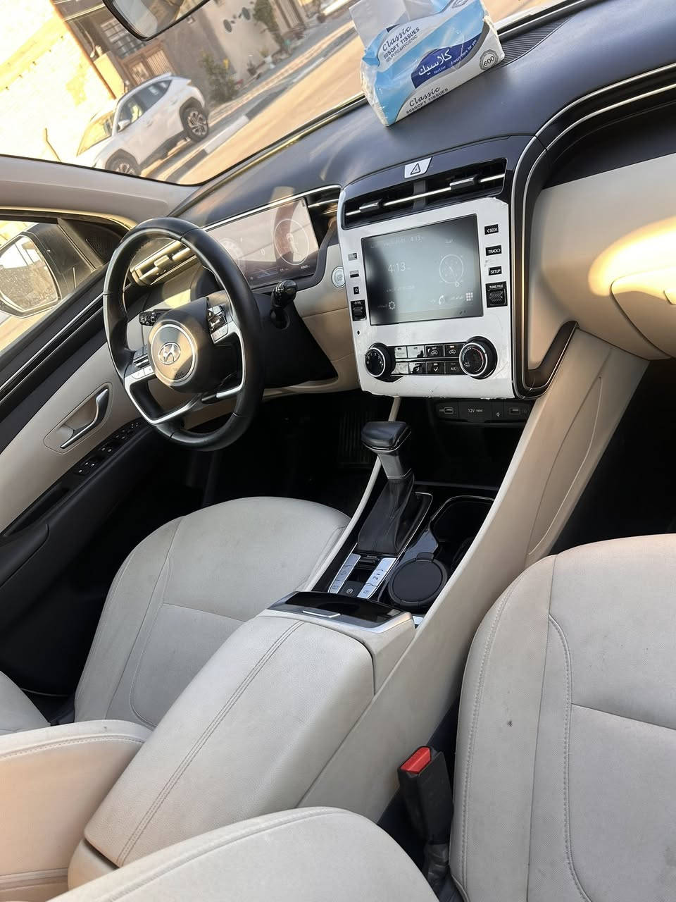 سلام عليكم توسان موديل 24 رقم بغداد
كفاله عامه عدا ملاحظه وحده ماشيه 40 الف 
سعرها 214
سياره جديده جديده  مكانها حله للاستفسار:-  ***********
