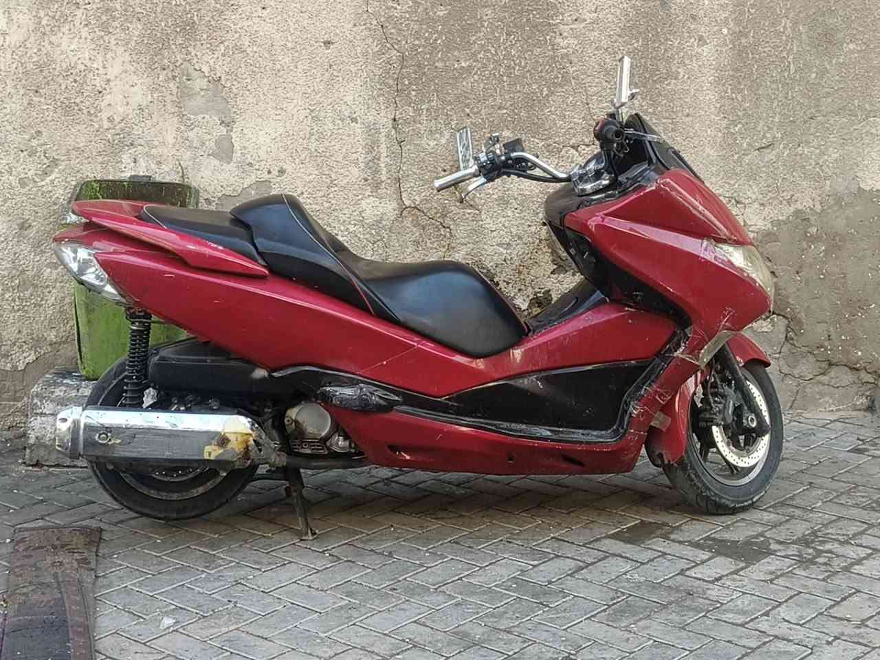 صفر 10  جديد برغي ممفتوح بيهه تراي بصرة فقط كفرات شويه مشخطه مدينة الصدر السعر 550 ***********
