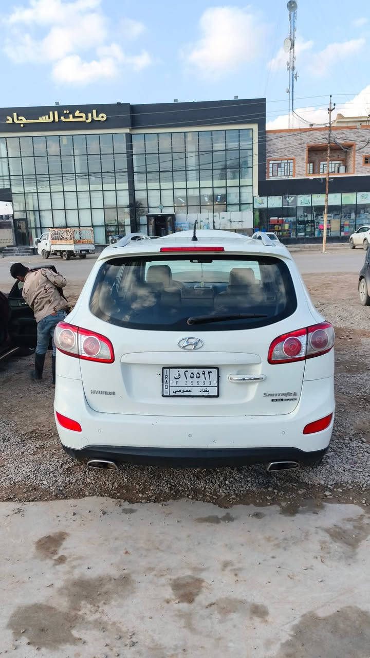 السلام عليكم ورحمة الله وبركاتة
*سنتافي 2010 

v6..... 3500
مكينه خير من الله 

رقم بغداد ـ سياره فول عده البصمه 

--تحكمات ستيرن جهتين

*فتحه 

اشاير بل مري 

مري شفط  
3قطع تبريد
كشنات جلد 
7راكب 
*يدات نيكل 

 السياره بيه اماكن بصيطه صبغ اني اكول 3قطع 

السعر 137وبيه مجال 

رقمي (***********)

***********
