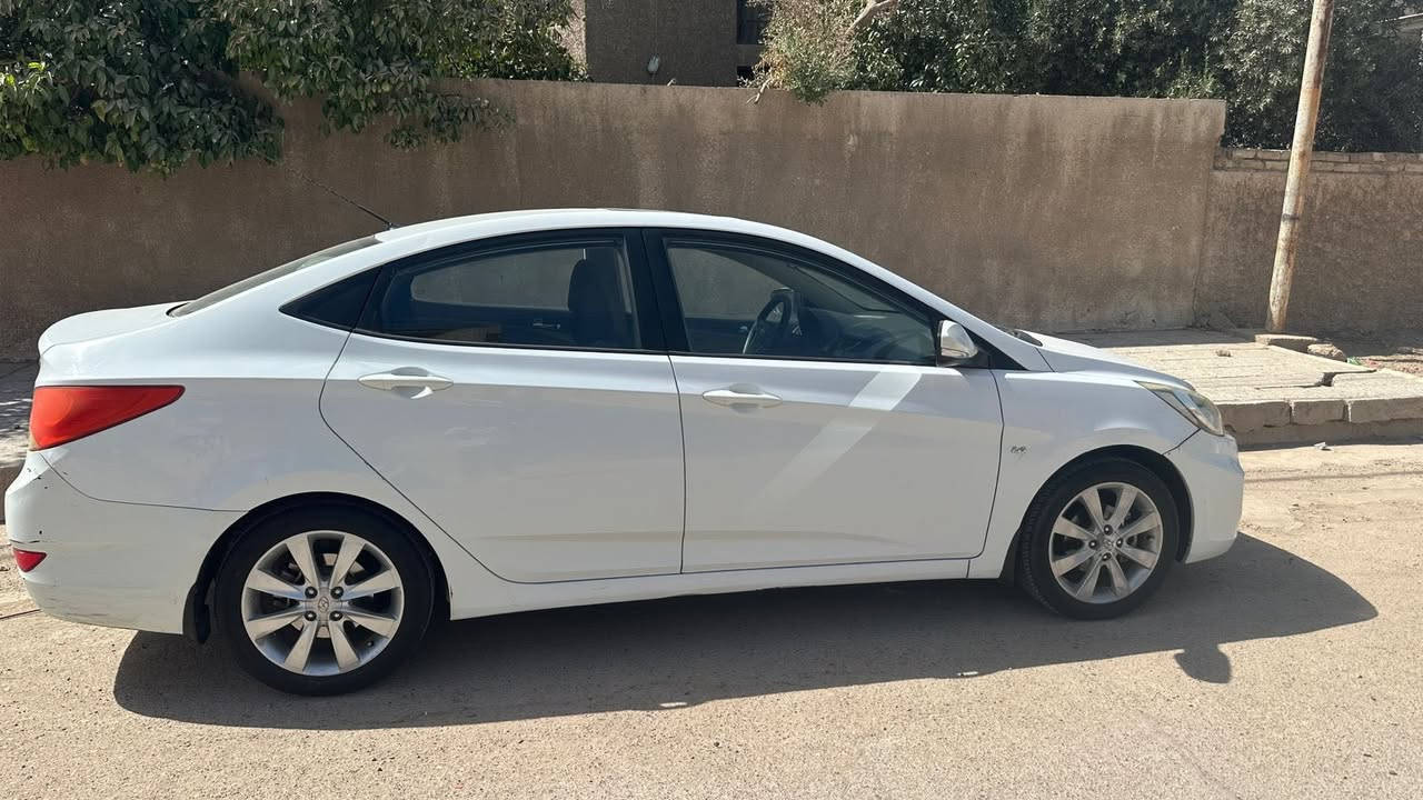 اكسنت خليجي فول 2012
السونار كدامكم اليوم سويتلها
السيارة تحتاج بعض الترتيبات (بوليش / تكحيل / دوشمه )

محرك 1600 دوش
200km
تبريد تدفئة 
نظام Eco
فتحة سقف
اشاير مري
محرك وكير خير من الله صارلها ٤ سنين يمي مداخله فيتر 
رقم بغداد سنويه نهاية 2027 تحويل بنفس اليوم
السعر 98 وبيها مجال حك الجيه

واتساب ***********
