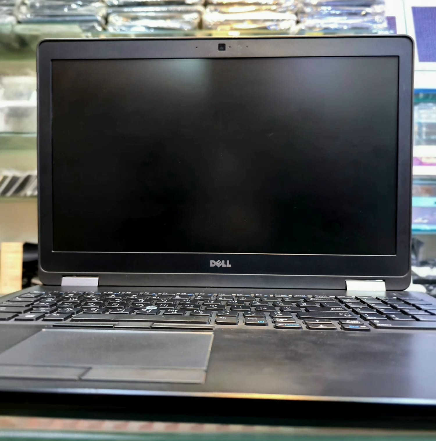 Laptop Dell Latitude E5570
CPU : i7 6th
RAM : 8G
HARD : 256ssd
SCREEN : 15.6"
GPU : AMD Radeon 2G
الملحقات : 
شاحنة اصلية + حقيبة و ماوس
العنوان :
 موصل - المجموعة الثقافية ـ قرب نفق الجامعة - مجمع الغانم
للتواصل : 
***********
***********
