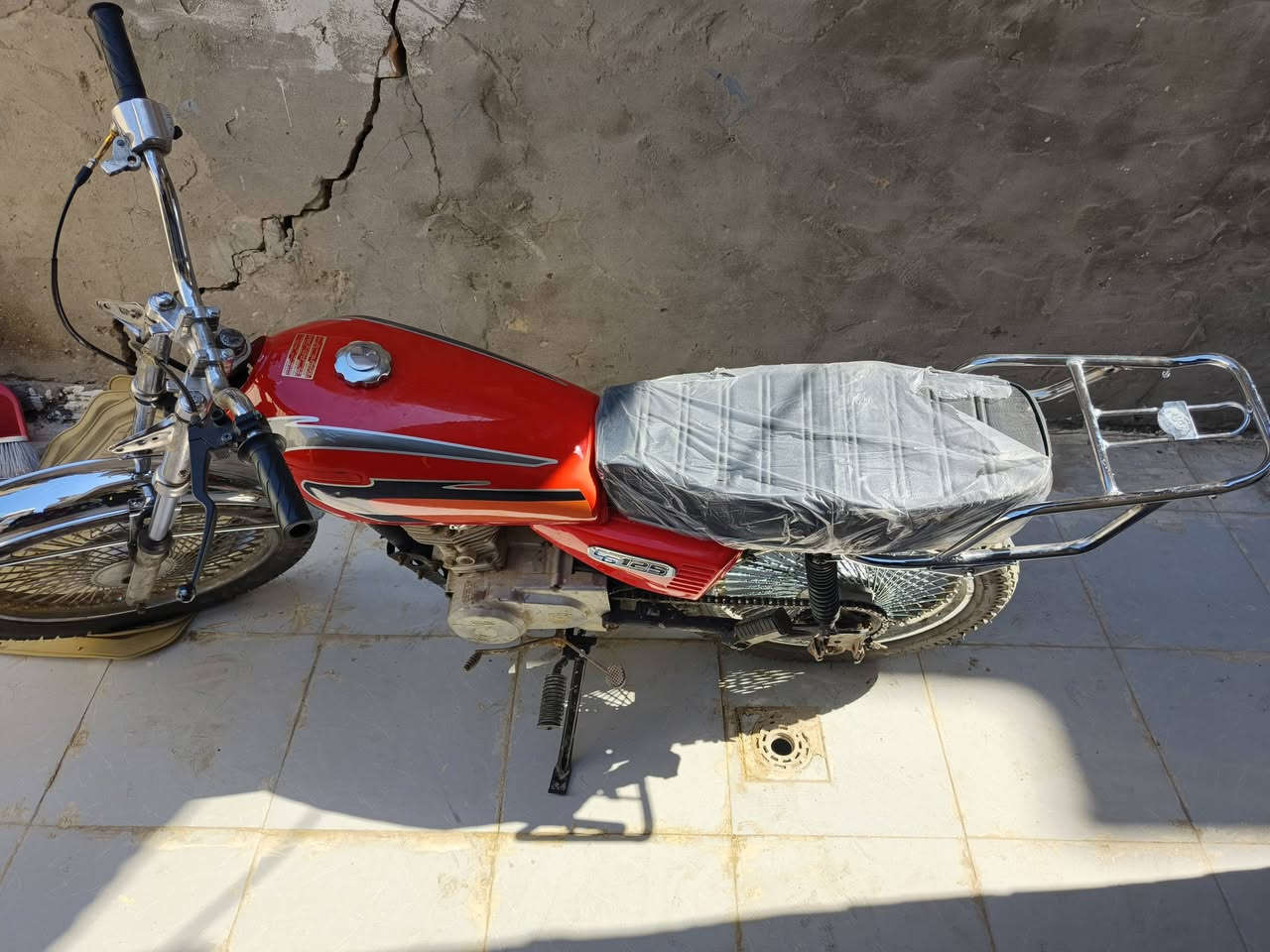 السلام عليكم دراجه ايراني تايكر للبيع موديل 18 تعمير جديد ناقصها اشياء بسيطه البكان الدراجه كوم حديد الزعفرانيه راسلني ماسنجر السعر 300


**إذا كنت صاحب هذا الإعلان وتريد حذفه لأي سبب، رجاءا أرسل رسالة إلى الدعم الفني**