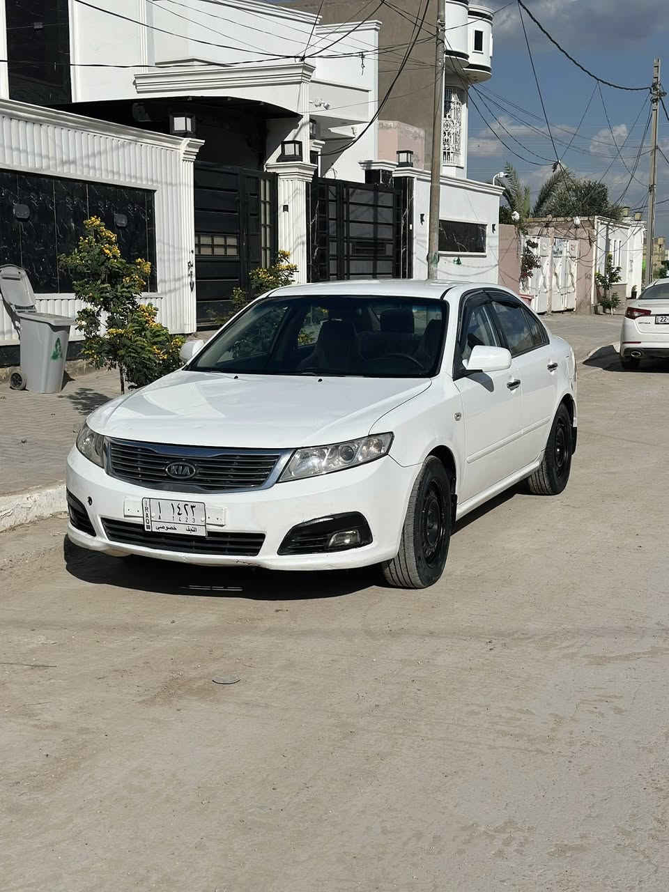 سلام عليكم اوبتما 2009 خليجي محرك 2000 دوش السيارة بيها صبغ جاملغ الامامي والداير مال جاملغ خلفي باقي مكفول كير ومحرك شرط حدادية تايرات تبريد كلها جاهزة رقم نجف تحويل بأسمك شوكت ما تريد مكانها الديوانية السعر93 بيها مجال 
 ***********
