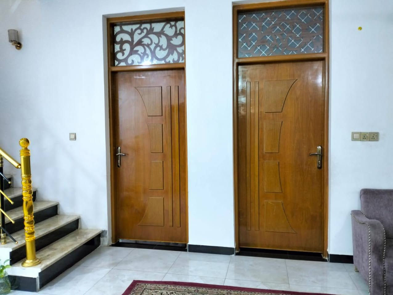 بيت للبيع بداية شارع بيت غضب أول فرع مساحة 250م 3غرف نوم مطبخ صاله استقبال صحيات كراج سياره حديقه  سعر 137 بي مجال ت   ***********
