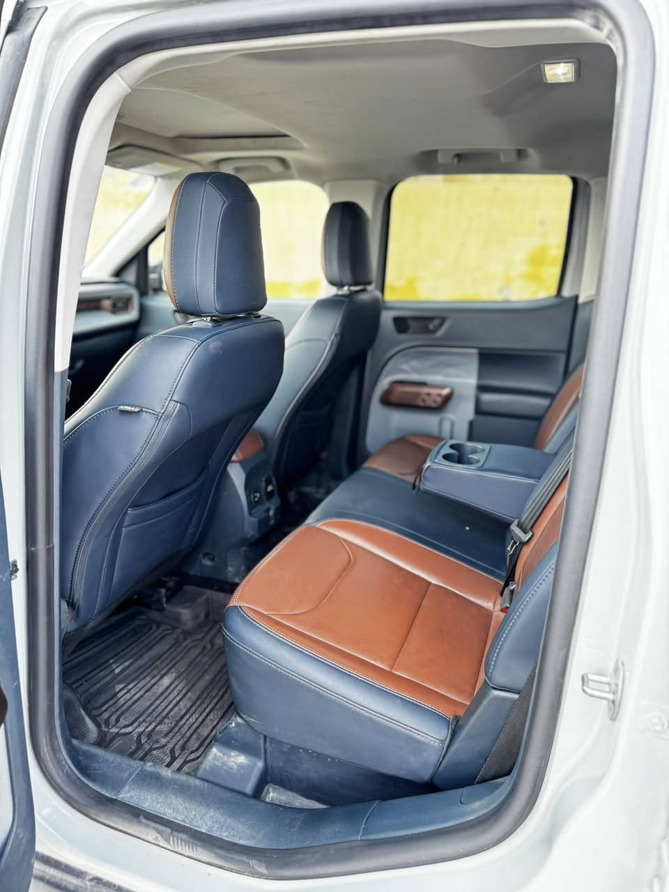 فورد مافرك لاريات فول   سمنتي
فتحة 

داخل لونين 

2024

 4 سلندر هايبرد(2.5L)

🚨مرقم الانبار

ماشية   20 الف كيلو

المواصفات :

شاشة عدادات 10 انش

بصمة تشغيل

بصمة ابواب

تشغيل عن بعد (Remote Start)

كشنات جلد

كشنات تدفئة

ستيرن تدفئة

سستم سماعات بريميوم

رادار أمامي(تحديد مسار

رادار جانبي (نقاط عمياء)

رادار خلفي(تحذير من الاصطدام)

حساسات خلفية+ كاميرا

كير ماوس

اوتو هولد Auto hold

أوتو ستارت Auto start

أوتو ستوب Auto Stop

هاند بريك بصمة

شاشة كبيرة لمس 

‏Apple Car Play

‏Android Auto

تحكم وضعيات القيادة (Drive Modes)

مانع انزلاق+ABS

تحكمات استيرن

منافذ 

وبقية المواصفات المعروفة

ربع بنيد صبغ وجاملغ بي بارد فقط بدون ايرباك

‏🚨3FTTW8M38RRB45704

السعر : 207$ ✅

🚨المكان :الفلوجة 

للاتصال ***********
