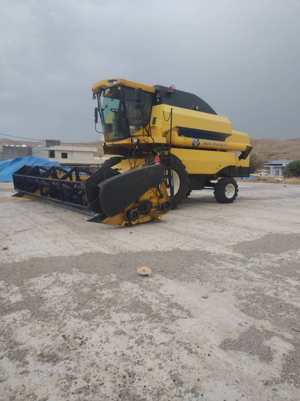 لبيع حاصده 5080 موديل 2011 فول مواصفات 
 طبله 20 عربانه وراها طخم تايرات جديد 
تشقيل تريشر جوكات جاهزه عل عمل 
***********
