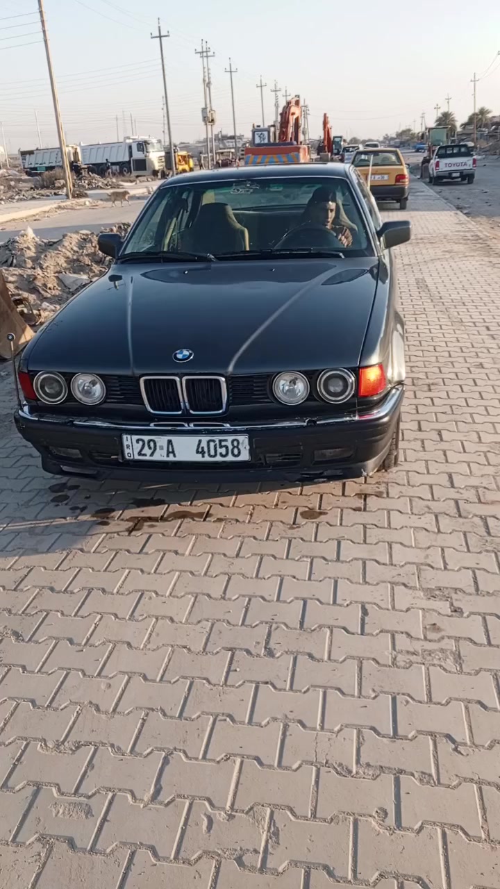 735مفتوح رقم واسط انكليزي بسمي بالكوت السيار للاتصال ***********
