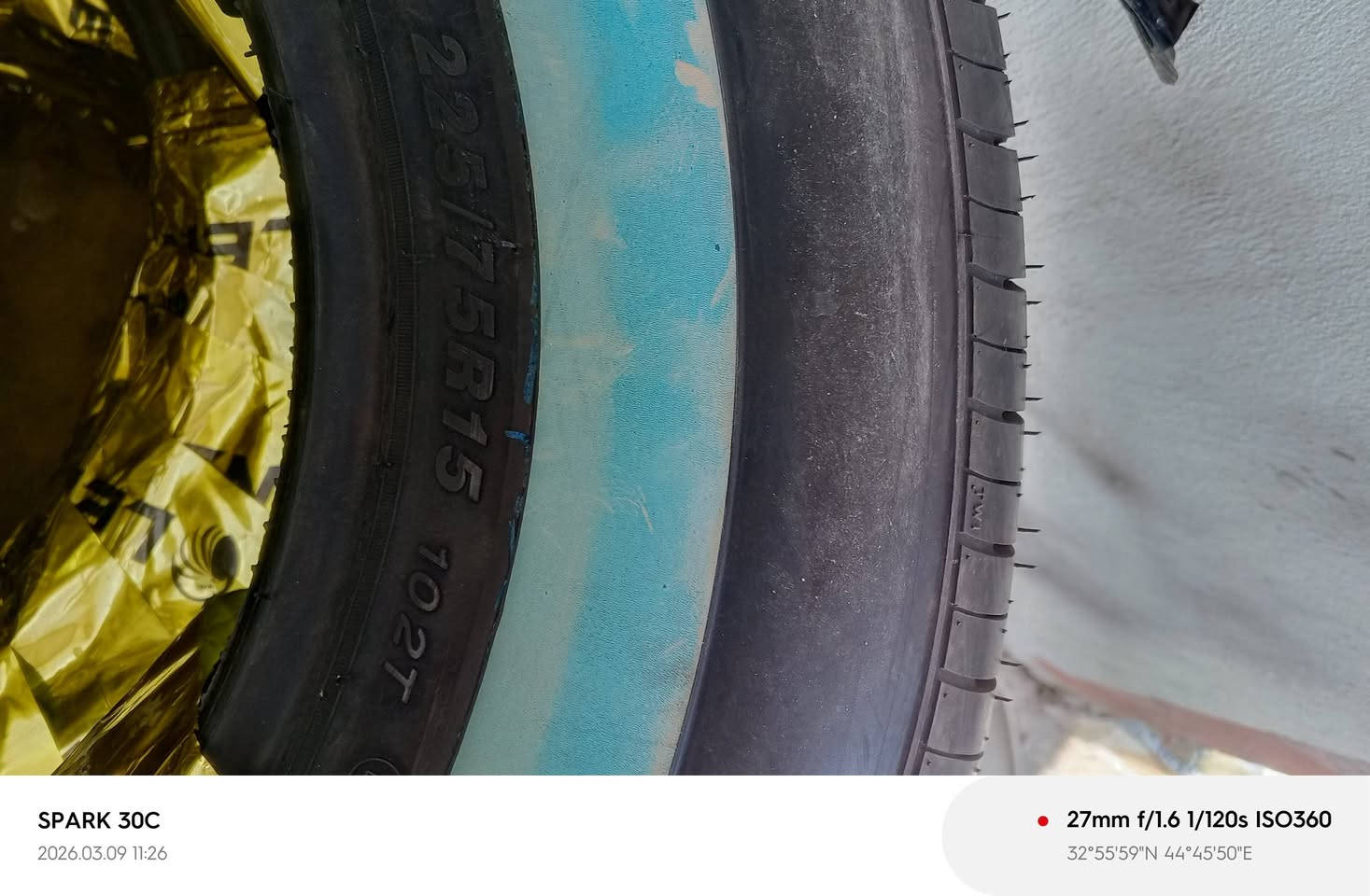 السلام عليكم لبيع تخم تاير خط بيض نوعيه ممتازه جدن جديد صدار جديد  مكان الصويره التصال ***********
