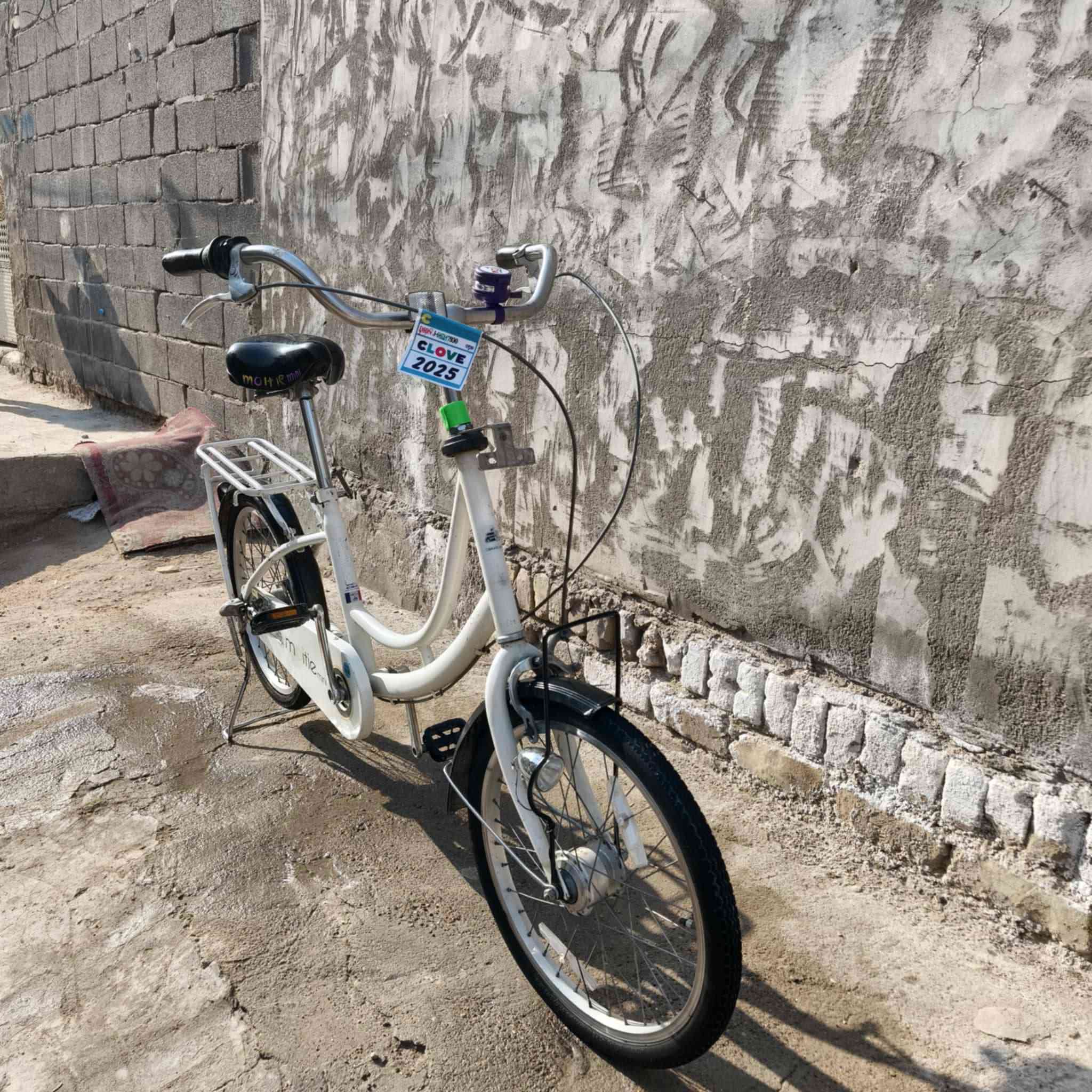 سلام عليكم بايسكل للبيع نضيف رمبة برجستان مكان بغدادالاستفسار ***********
