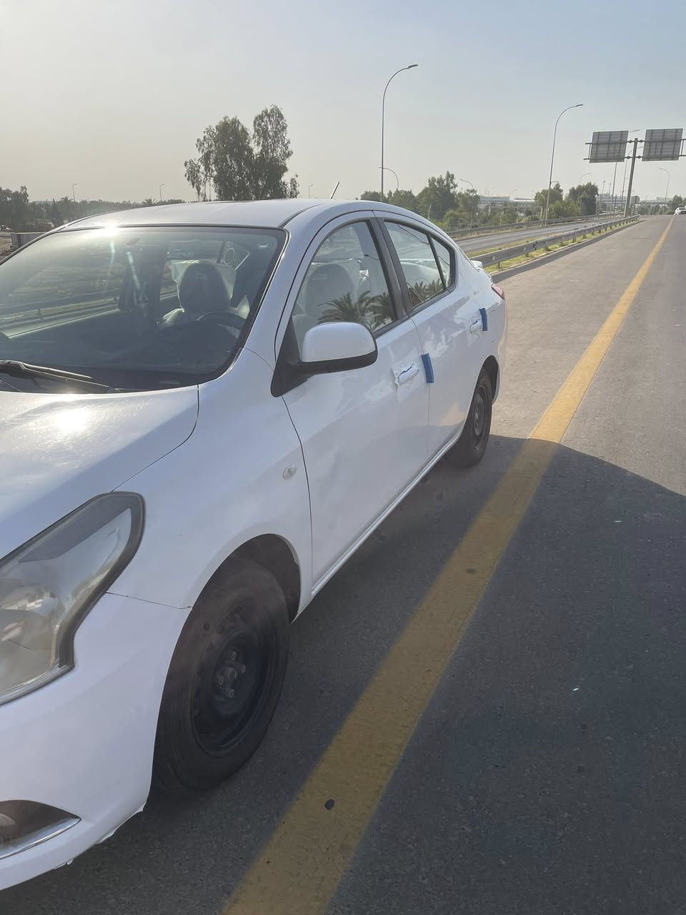 نيسان سني ٢٠١٩ هندي بليته زركة
ماشيه ١٣٢ الف 
السياره بدون بارد بدون صبغ مكفولة فقط رصعه بالباب جهة السايق ممسويها كاميرا حساسات خلفية وشاشة شادلها
بلكات نوزلات فيتم جديدات كلهن شادهن يم طلال 
صيانة منظومة التبريد صيانة لدهن الكير
السيارة على ايدي كل ست اشهر اسويلها صيانة كاملة
السيارة ما بيها اي نقص السعر ١٠٥ وبيها مجال
مكان السيارة بغداد 
***********
