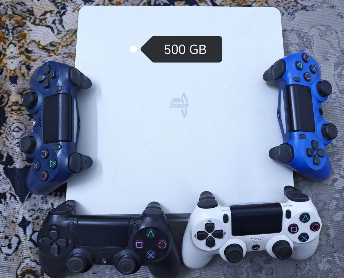الاسم :- ps4 slim عدد 2 مهكرات
الذاكرة :- 500gb & 1tb كل جهاز يحتوي على 4 يدات بحالة جيدة 
النظام :- 9.0.0 مع الگولدهين تهكير بنقرة واحدة 
 والهاردات مفوله العاب وتكدر تنزل العاب بكل سهولة 
النظافة :- 90% 
موجود توصيل لباب بيتك 
باقي التفاصيل راسل واتس *********** بغداد, العراق
