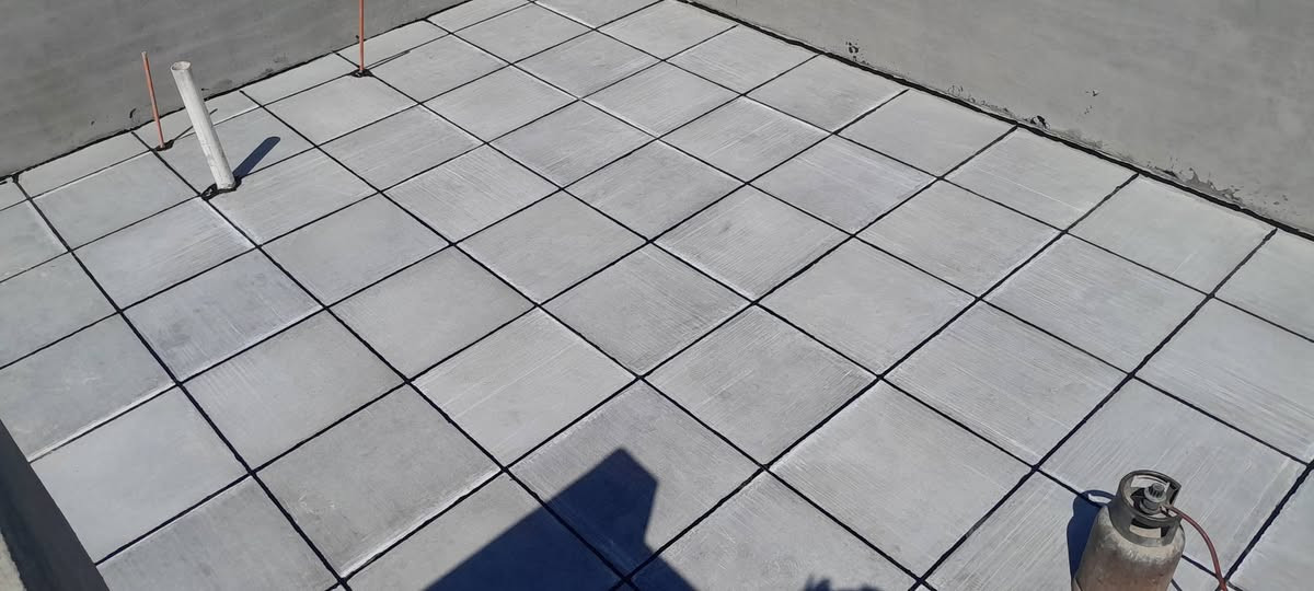 كادر ابوعباس كرسته وعمل الاشتايكر الاشتايكر والزفت والزفت الحرارة وادمت السطوح القديمة هاتف ***********و***********
