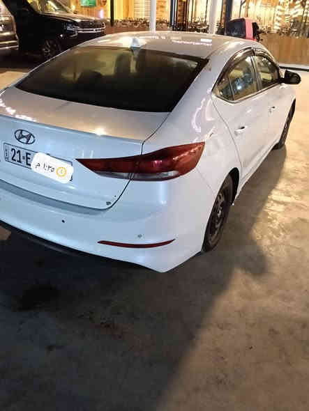 سلام عليكم
للبيع هيونداي النتره 2017 أمريكي 
رقم سليمانيه الجديد هزه جديده تحويل او وكاله
حادثها بنيد جاملغ بدون دواخل وبيها بالقماره صبغ مزلق ماشيه 150 مواصفات السيارة نص فول معروفه محرك 2000 دوش سعرها 125 وبيها مجال لشراي 
عنوان بغداد الاستفسار 
***********
