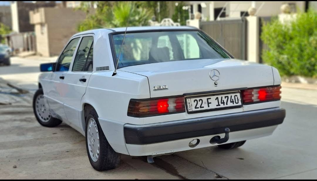 السلام عليكم . من رخصة الادمن المحترم . سلام عليكم للبيع مارسيدس 190 موديل 1988 محرك 4 سلندر ، بلاد گير عادي ، كاربريتر بدون تبريد ، سلايد ، قواعد دبلات سليمة سبغ بلاد جاملغ امامي و بونيت صبغ و جاملغات خلفية بي تعديل بارد غرفة جديدة و نضيفة تايرات جديدة دبلات جديدة السيارة نظيفة رقم اربيل سنوية باسمي شرط التحويل و الغرامة ، سعر 55$ و بي مجال مكان كركوك ***********
