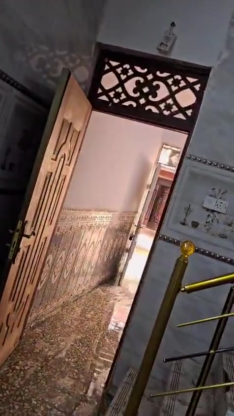 السلام عليكم دار للبيع المشتل قرب كراج بعقوبه القديم البيت مساحته 50متر زراعي عيسئ الخواجه
استقبال
حولي
ترك
صحيات2
غرف2
سطح2
بيتونه
البيت كامل مابي اي نقص للاستفسار اكثر اتصال ع الرقم *********** السعر جدا مناسب @الجميع
