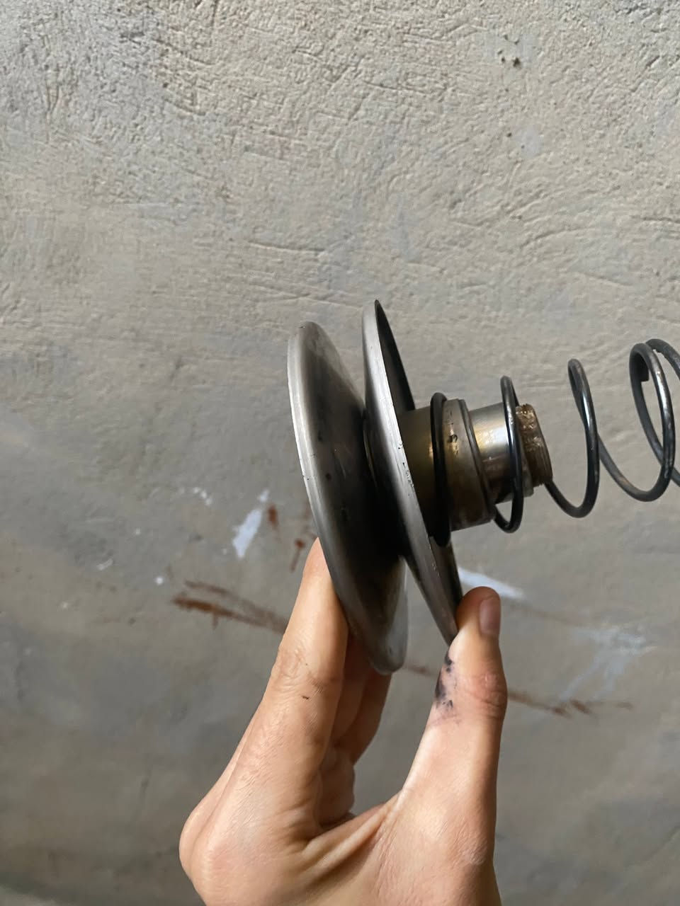 غراض للبيع بسعر مناسب مازده مال ماكس عدله ب5 شوته تجاريه جديده ب5 كفرات خلفيه بلاديه بس تعبانات يرادلهن صبغ ب5 عندك مصدات كلج خلفي عندي بلادي ب8 وعندي تجاري 6 سواد دشبول ب3 حاضن الي يصير جوه جنطه ب4 جنطه كامله مو كلش جديده ب8 بوشه 55 صار بيه شخط كالو ما يأثر يرادله بستم ب10 وبوشه 49مابيه شي ب10قفلهن مابيهن مجال مكاني حصوه حي شهداء رقم ***********
