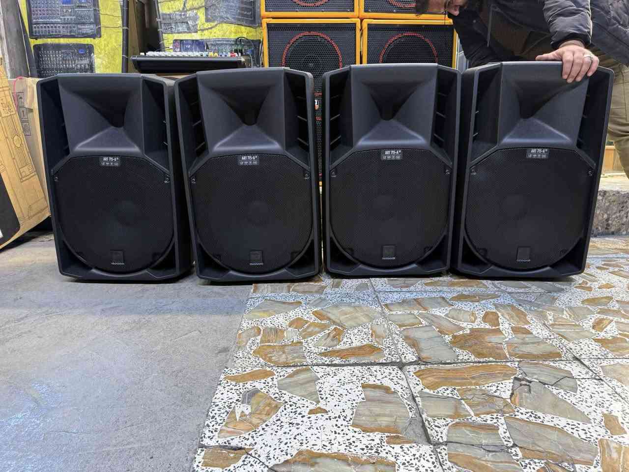 الهم صل على محمد وال محمد 🤲
تم تجهيز الاخوه من معرض ابو شيبه. البياتي للصوتيات 

🔊🔊🔊🔊🔊🔊🔊🔊🔊🔊

يوجد. مفرد بسعر الجمله حصرا

🏢🏢🏢🏢🏢🏢🏢🏢🏢🏢

العنوان مدينه الصدر قطاع 56

مقابل ساحة الصدرين 

🚚🚚🚚🚚🚚🚚🚚🚚🚚🚚

يوجد توصيل الى جميع المحافضات 

☎️***********

☎️***********

☎️***********

☎️***********
