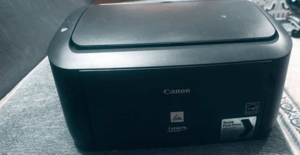 طابعات للبيع كانون ليزرية موديل Canon LBP 6000
‏(مستخدمة ) بحاله جيدة مع الضمان فحص وتشغيل نسبة النظآفه 95% 
‏طباعه الألوان اسود وابيض فقط 
‏سرعة الطباعة 18 نسخة بالدقيقة
‏كاترج واحد بيها جديد - كيبل USB  - كيبل كهرباء 
‏سعر الكاترج في الاسواق 7 الالف دينار 
‏سعر  الطابعة 90 الف قفلها
‏المكان كربلاء  ***********
