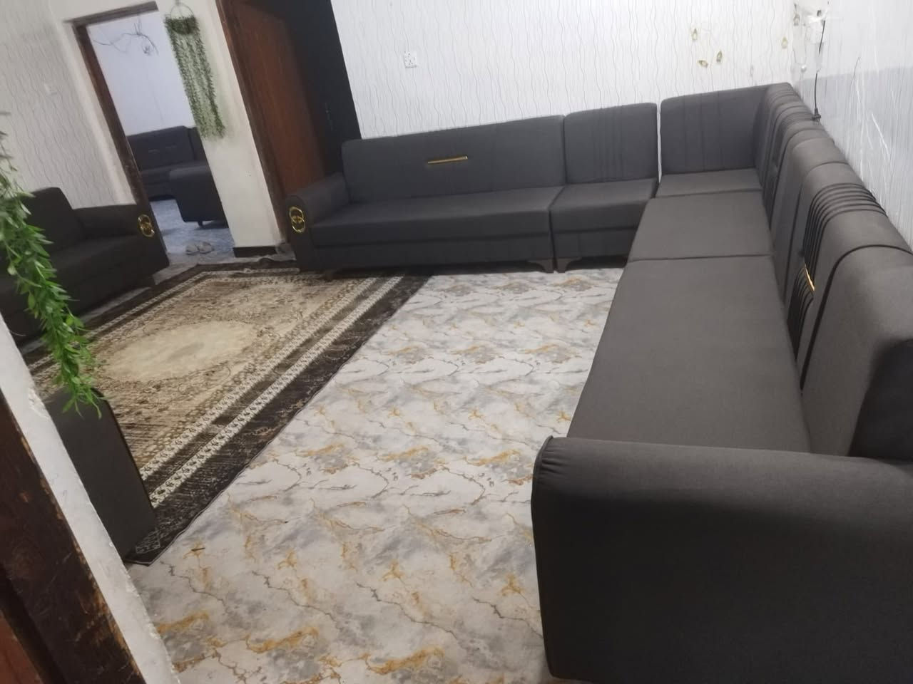 ديوان ٢٠ مقعد.  تفصال. جديد غير مستخدم السعر ٦٩٠ نهايته. 

 المكان ابو. غريب الناحييه موجود توصيل 

***********
