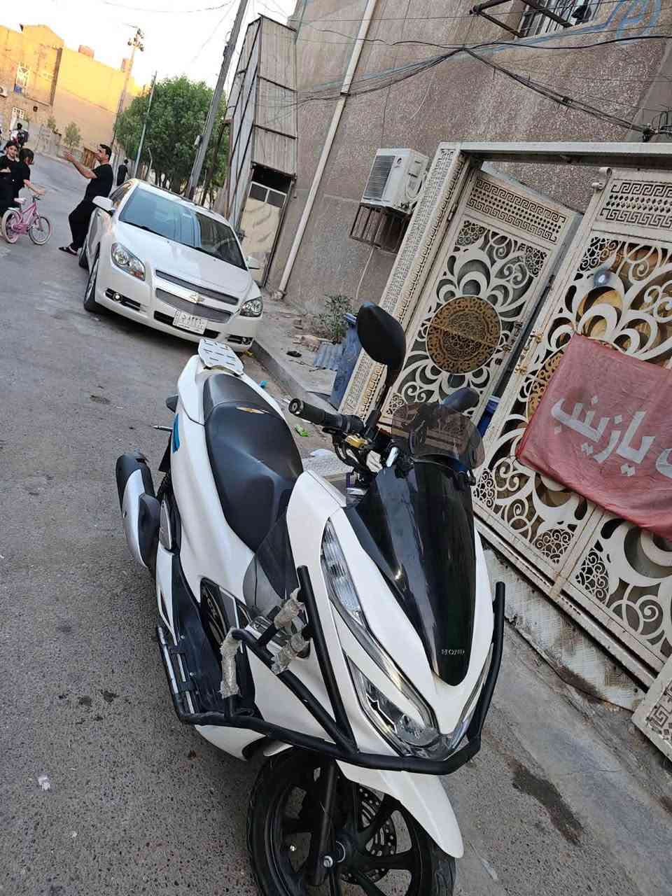 سلام عليكم
Bcx جيل الثالث للبيع مزوده وعليها هوايه إضافات 
معروضه ١٤ وبيها مجال ‭***********‬
