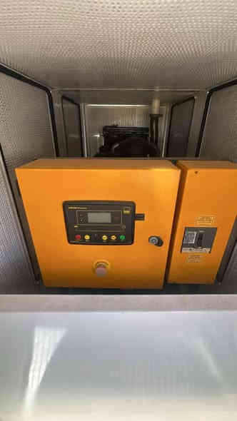 🔹 للبيع مولدة بيركنز  أصلية –🔹
💪 القدره:80  كيفي
راس التوليد : لوري سومر فرنسي اصلي ✅
محرك بيركنز اصلي ✅

⏱️ عدد ساعات التشغيل: 3279ساعة فقط !✅
🔇  نسبة الكاتم:100%سوبر  سايلنت 
 
المنشأ: صناعة انكليزي  أصلي✅
ضمان تشغيل ✅
وضمان محرك ✅

تنبية ‼️
يتوفر لدينا مولدات 
✅مستعمل .
✅جديد زيرو .
✅تأجير مولدات  كافه الاحجام .
⸻

🔧 خدمات ما بعد البيع:
 • ✅ ضمان تشغيل فعلي عند التسليم
 • ✅ ضمان على المحرك
 • 🔄 خدمة استبدال المولدات القديمة
 • 🧰 مراوس مولدة متوفرة حسب الطلب
 • 👨‍🔧 خدمة صيانة ودعم فني متواصل

⸻

📍 الموقع:
بغداد – الكرادة – شارع 52 – كمب سارة

📞 للتواصل والاستفسار:
[***********] اسيا 

⸻

⚡ معرض الأخوين – ثقة تُشغِّل حياتك ⚡
