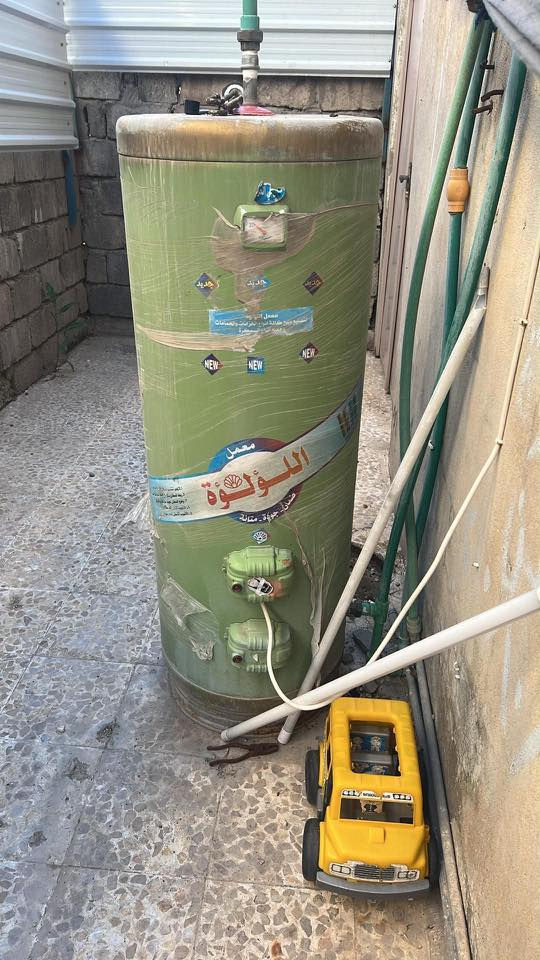 قنصور بابين  للبيع 
—————-
كيزر اخو الجديد استعمال شهر فقط معمل اللولوة 
كامل مع الهيتر  
تواصل واتساب ***********
عنوان الايمن حي الشفاء
