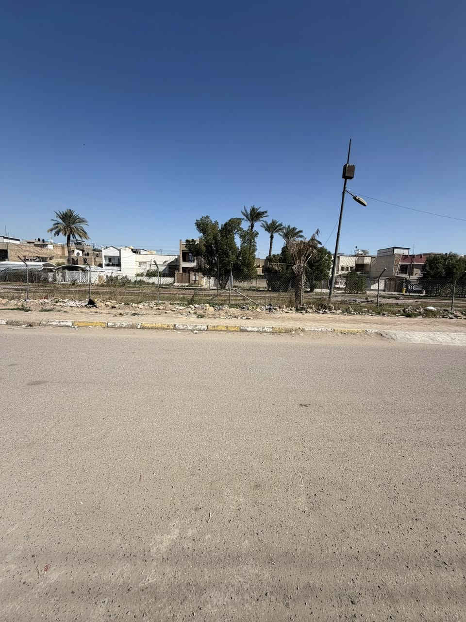 📣قطعه ارض للبيع🧿
📍الموقع -حي البنوك -محله 319
🚦 شارع 15. مع سند ( مستقل )

📐المساحه الكليه 180 متر

➡️الواجهه.        9 متر
↔️النزال.           20 متر

📍موقع مميز جدا مقابل منتزه 

💥السالم للعقار 💥
🚪بغداد حي البنوك شارع الكنيسه
📞للاستفسار:
***********
