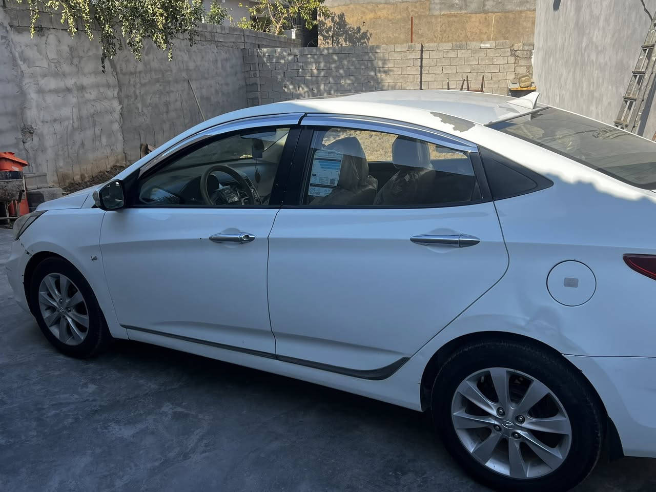 اكسنت 2011 حداديه مكفوله فتحته سقف دبل قطره محرك ١٦٠٠ بيها رصعات ملاحضات السعر ٨٥ وبيها مجال للاستفسار الاتصال ***********
