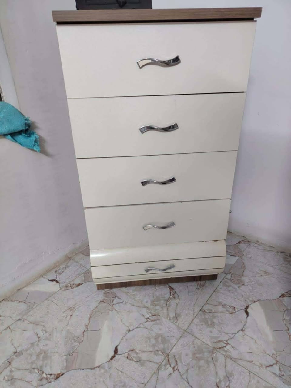 غرفه نوم للبيع تركيه جديده استخدم قليل7قطع للبيع أريدها هيه ودوشك ب 450وبيها مجال


**إذا كنت صاحب هذا الإعلان وتريد حذفه لأي سبب، رجاءا أرسل رسالة إلى الدعم الفني**