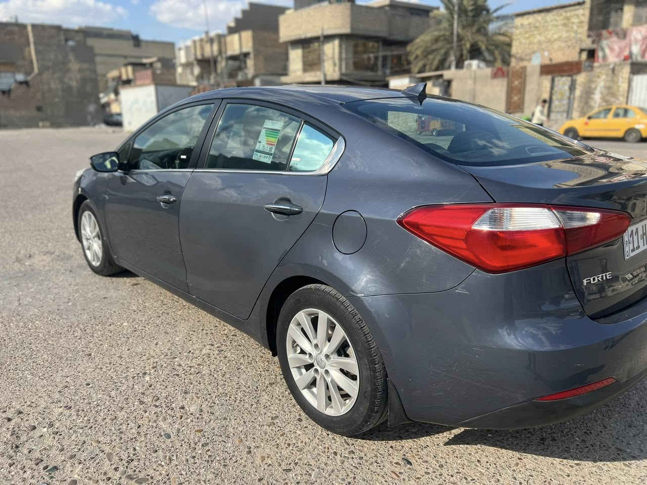 السلام عليكم ورحمة الله وبركاته
•كيا فورتي موديل 2016

•محرك 2000 GDI امريكي

•الرقم الأنگليزي ( رقم بغداد شبه مميز )  

•مري شفط

•كاميرا خلفية

• بلوتوث

• منفذين للجداحة + منفذ USB خارجي + AUX 

•تحكمات ستيرن

•كروز سرعة  

•نظام ايكو (ECO) تقليل صرف الوقود 

( السونار خاص واتساب )

مكان السيارة بغداد مدينة الصدر 

*********** 

السعر 110
