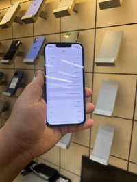 ايفون. 13 برو مكسور ضهر  ومبدل شاشه اصلي وبيهه فطر صغير  وبطاريه مبدل ...